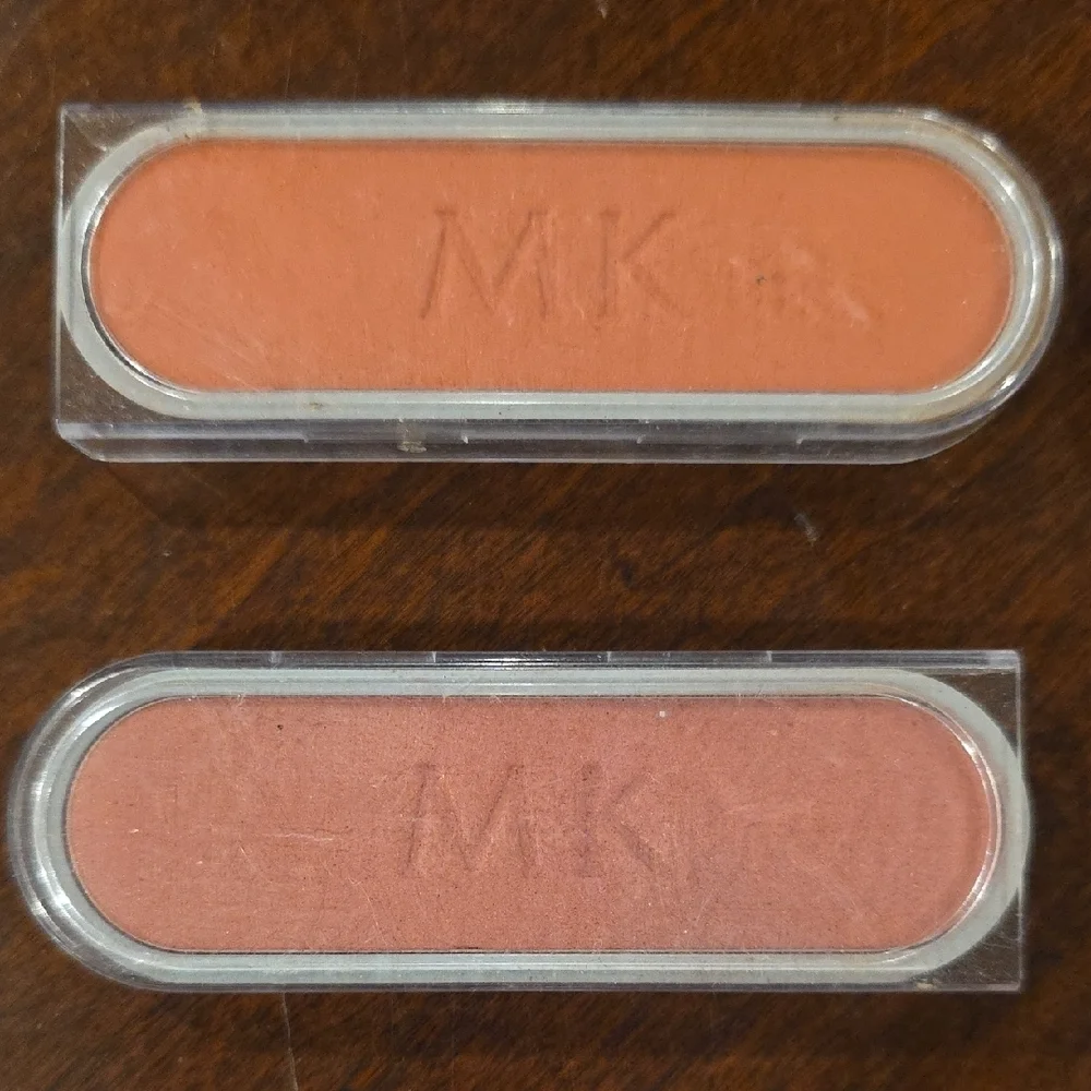 (J52) 4 Mary Kay Make Ups